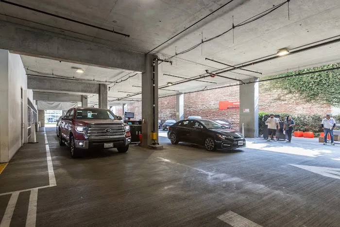 Toyota of Downtown L.A. Service 3
