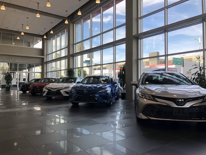 Toyota of Downtown L.A. Service 8