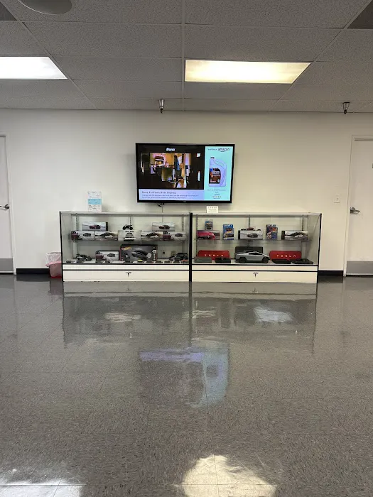 Tesla Service Center 0