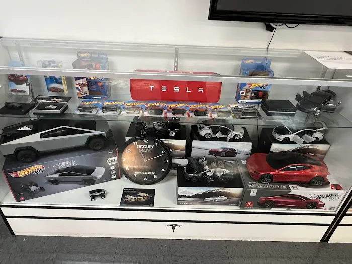 Tesla Service Center 7