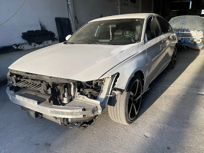 A & N Auto Collision and Paint 3