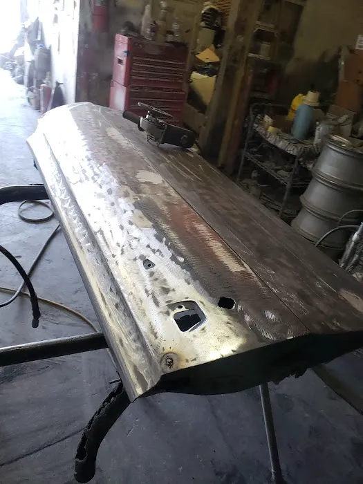 TONY'S BODY SHOP 4