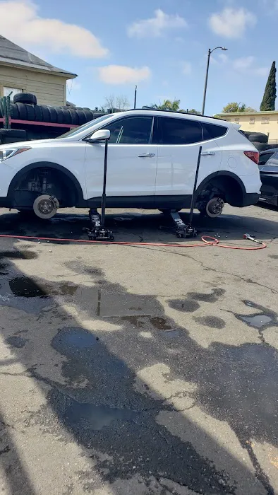 Juanito Tires 1