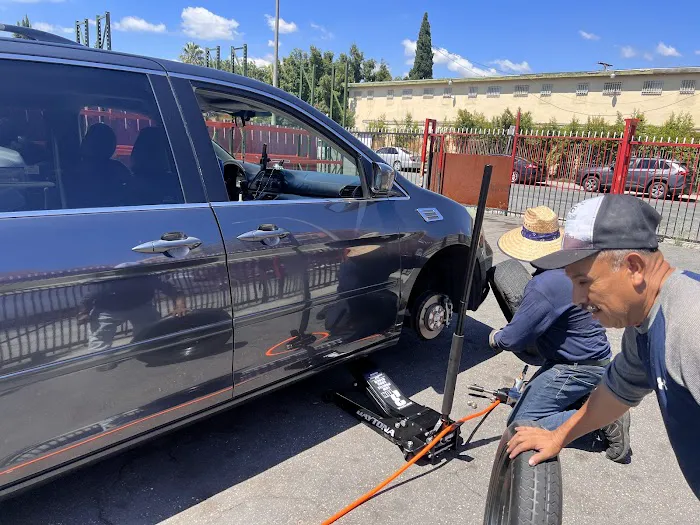 Juanito Tires 8