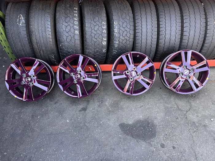 Juanito Tires 4