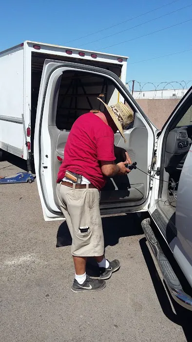 Llantera 4 Hermanos 0