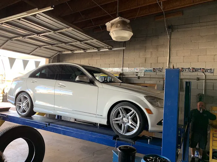 EL GUERO'S TIRE SHOP LLC 7