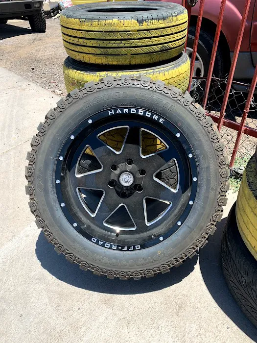 El New Grullo Tire Shop 7