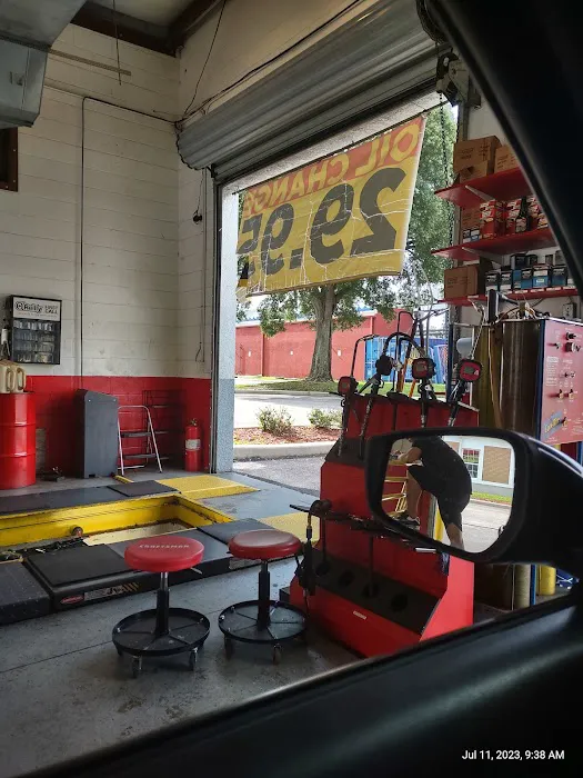 PIT STOP 10 MIN. OIL CHANGE 1
