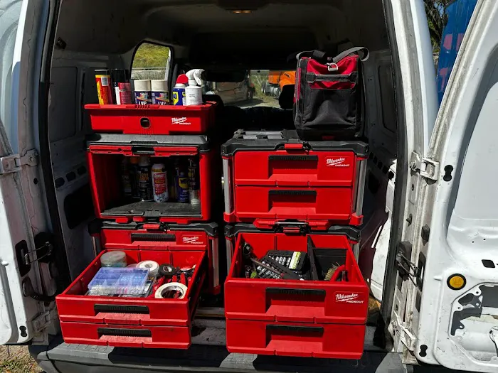 Fleetfix Solutions Truck & Trailer Repair. Road Service 4