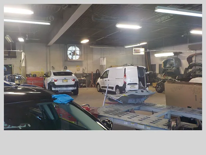 D & D Body Shop 7