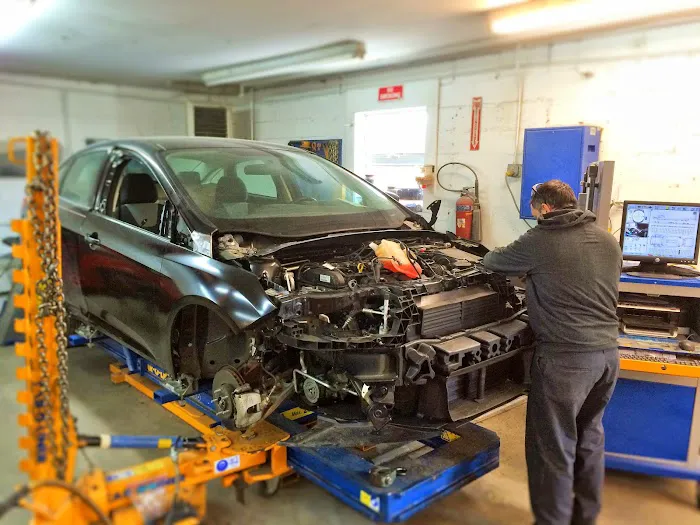 Central Park Auto Body And Collision 8