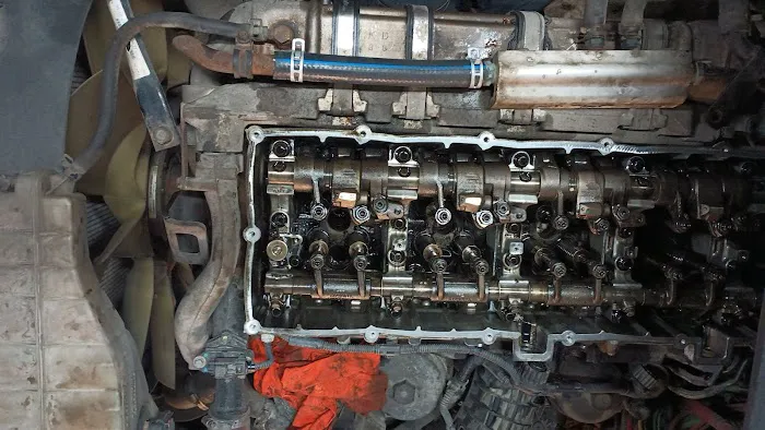 OSS ROAD SERVICE ON SEMI TRUCKS 9