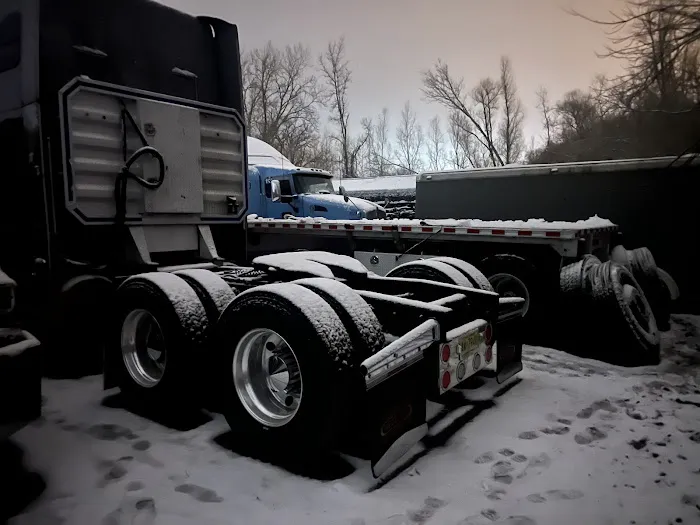 OSS ROAD SERVICE ON SEMI TRUCKS 0