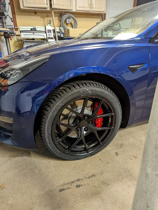 Freeway Tire Pros & Automotive 9