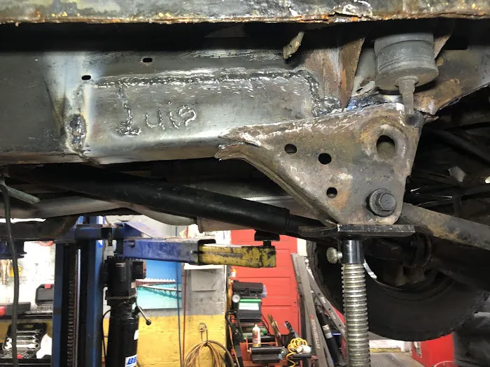 Manny's Tires and Auto Service 8