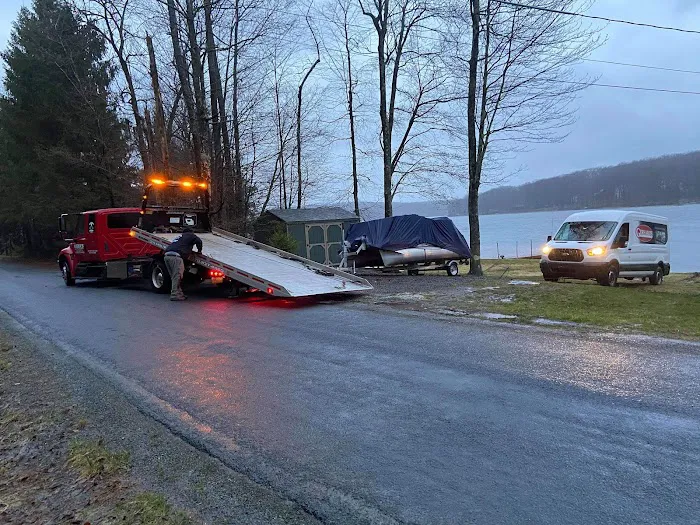 Kizer's Auto Body & towing 5
