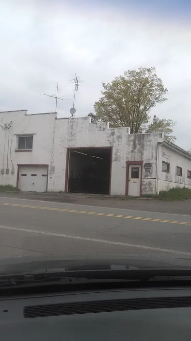 Mc Kinney's Garage 0