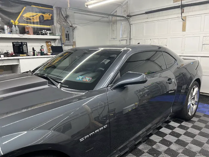 Dilly's Tint Shop 3