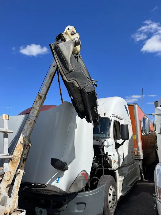 Heavy Duty Truck and Trailer Repair 3