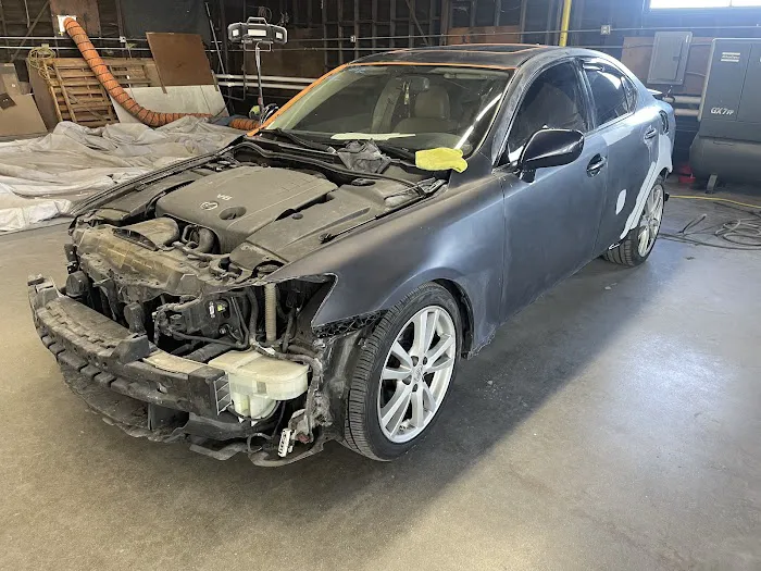 Icon Collision Center 1