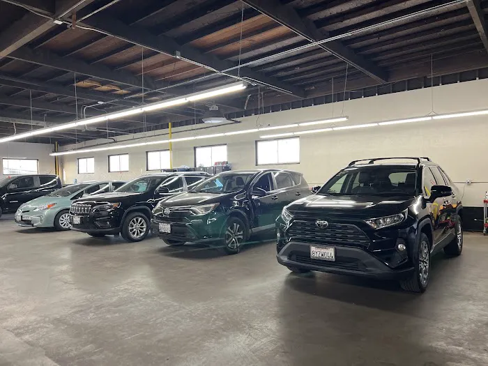 Icon Collision Center 2
