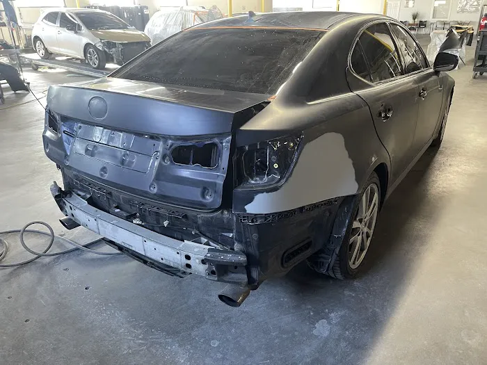 Icon Collision Center 6
