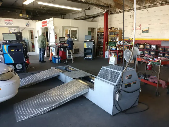 Dick's Automotive & Truck Center 3