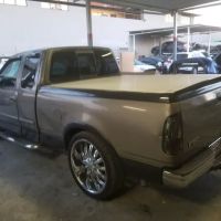 J & H Auto Body