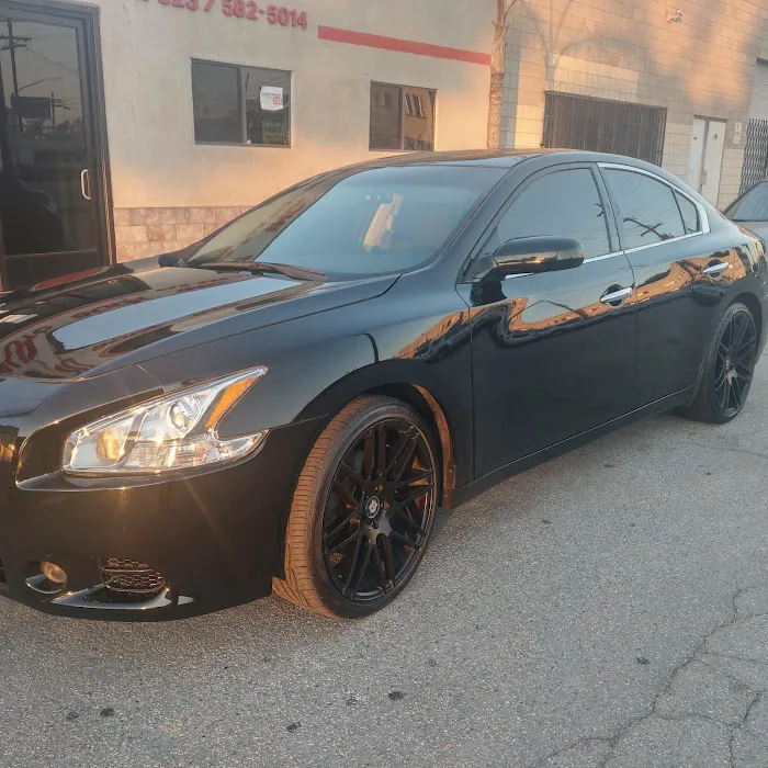 J & H Auto Body 2
