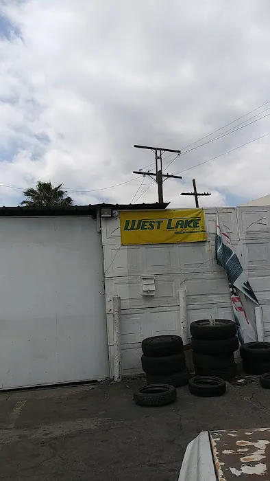 Glorias Tires 3