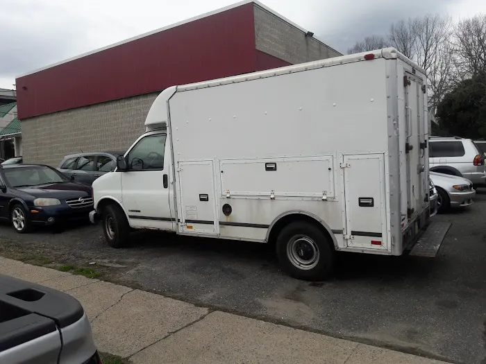 Ralph's Auto Service 7