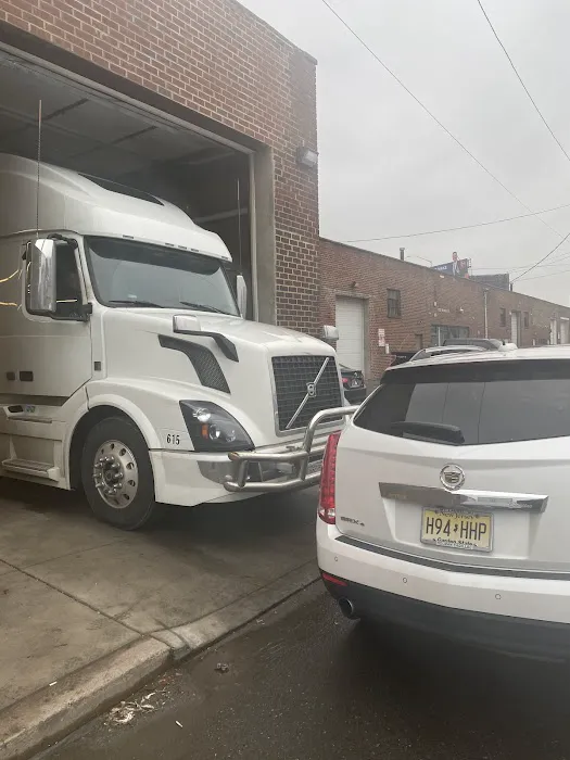 Road King Truck Repair Shop 1