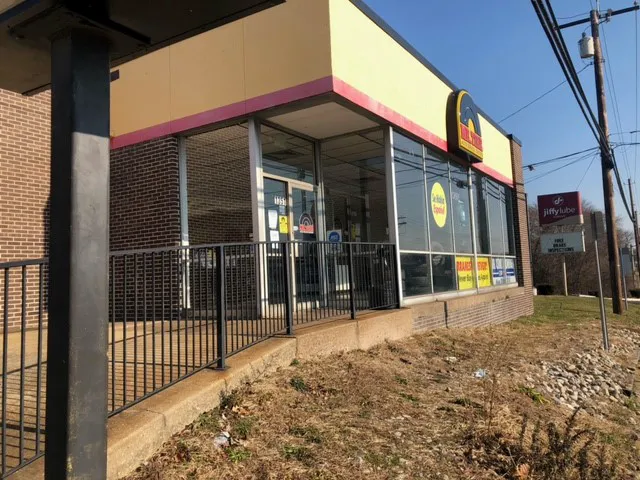 Mr. Tire Auto Service Centers 8