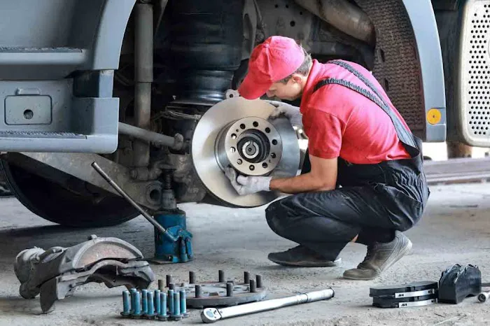 Prime Truck & Trailer Repair | Express Truck Alignment | Light & Heavy Duty Semi Fleet Repair Service 7