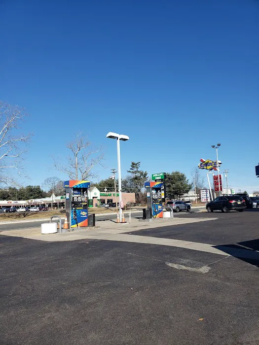 Quenzel's Sunoco 8