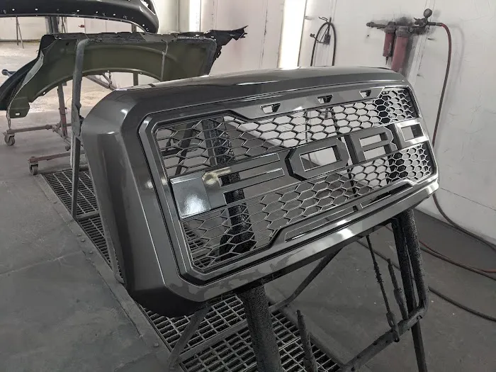 Elmer's Auto Body Washington 7