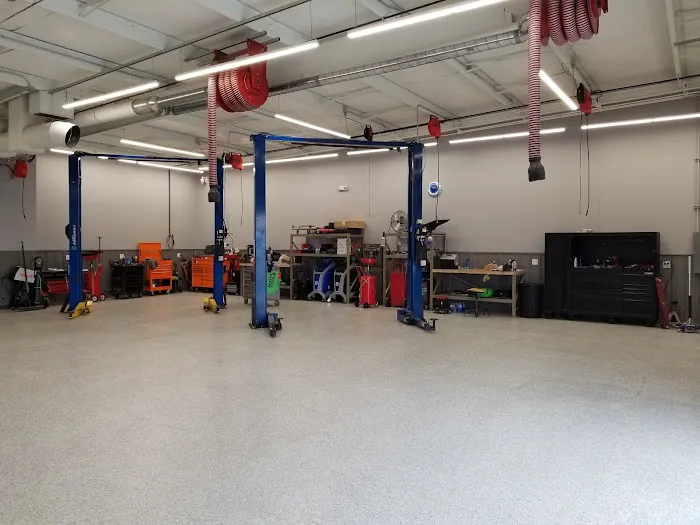 Deiderick Motors Service Center 9
