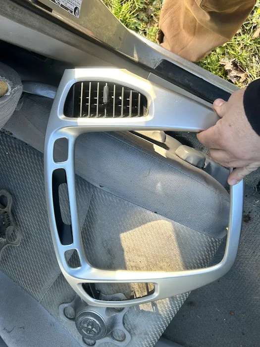 Dave's Auto Truck Parts 1
