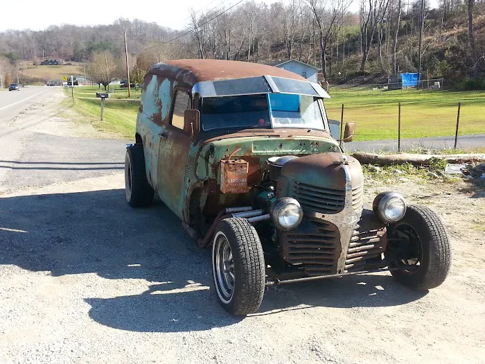 Dean's Auto Body & Auto Parts 4