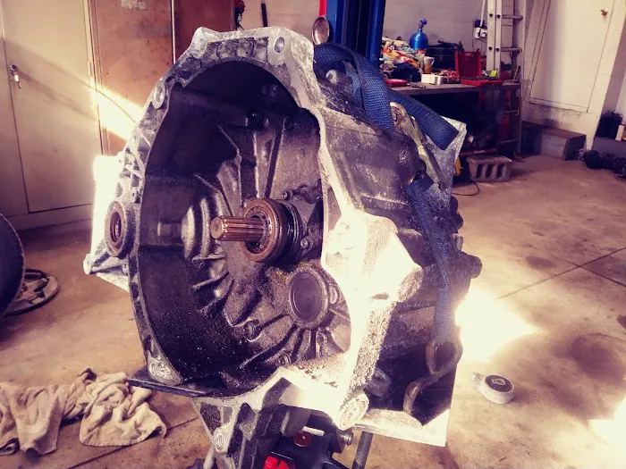 Dillon's Towing and Automotive Repair 8