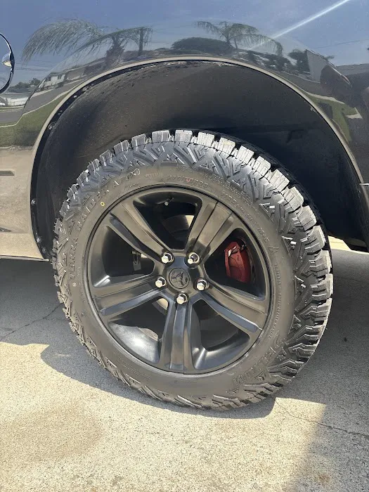 Hernandez Tire & Wheels 0