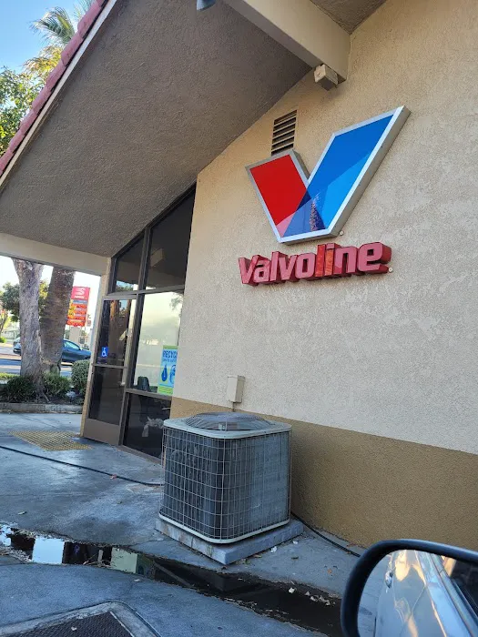 Valvoline Instant Oil Change 1
