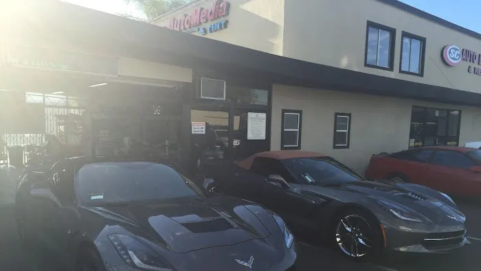 Automedia & Tint 0