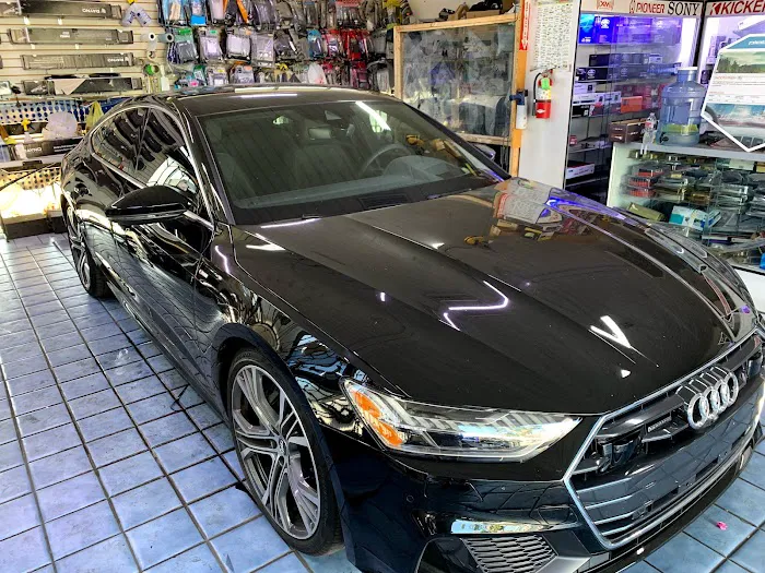 Automedia & Tint 5
