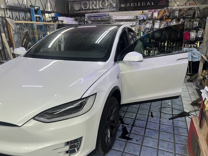 Automedia & Tint 3