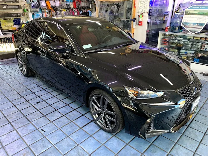 Automedia & Tint 6