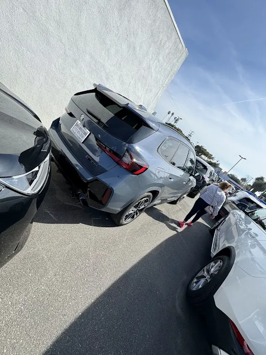 Santa Monica BMW Service Department 6