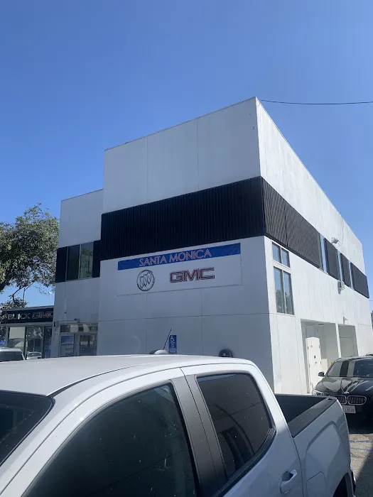 Santa Monica GMC Service 7