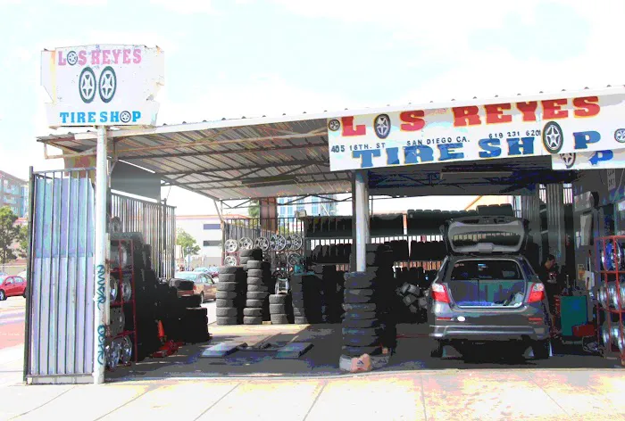 Los Reyes Tire Shop 2